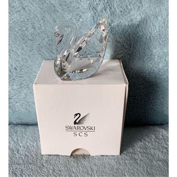 NEW IN BOX Swarovski Crystal LITTLE SWAN Figurine Glass Statue w/ Papers 1.5” - Picture 2 of 7